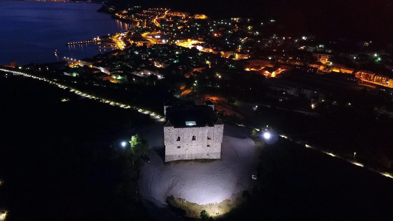 Apartments Antonio Senj  Zewnętrze zdjęcie